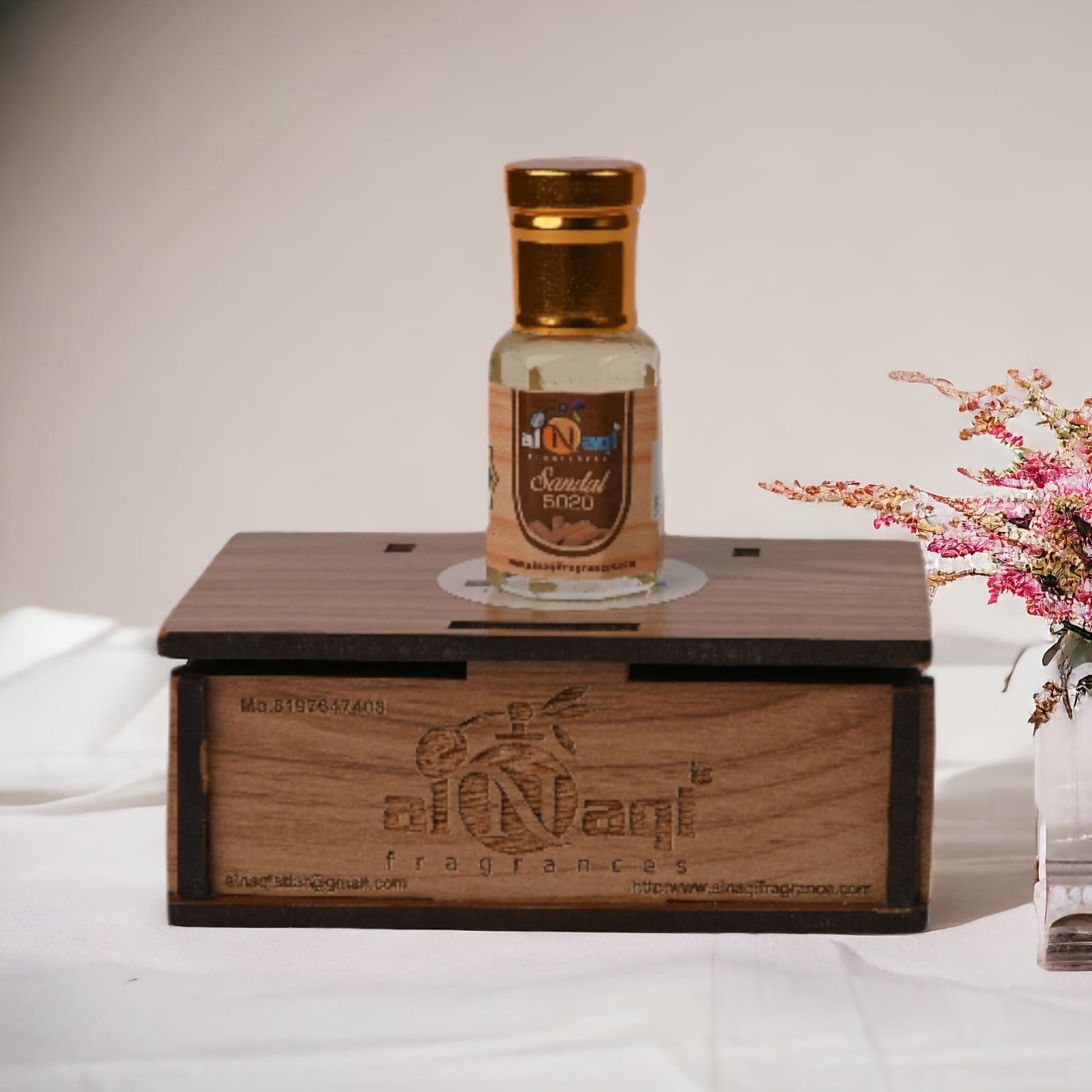 Rich and earthy fragrance with floral accents