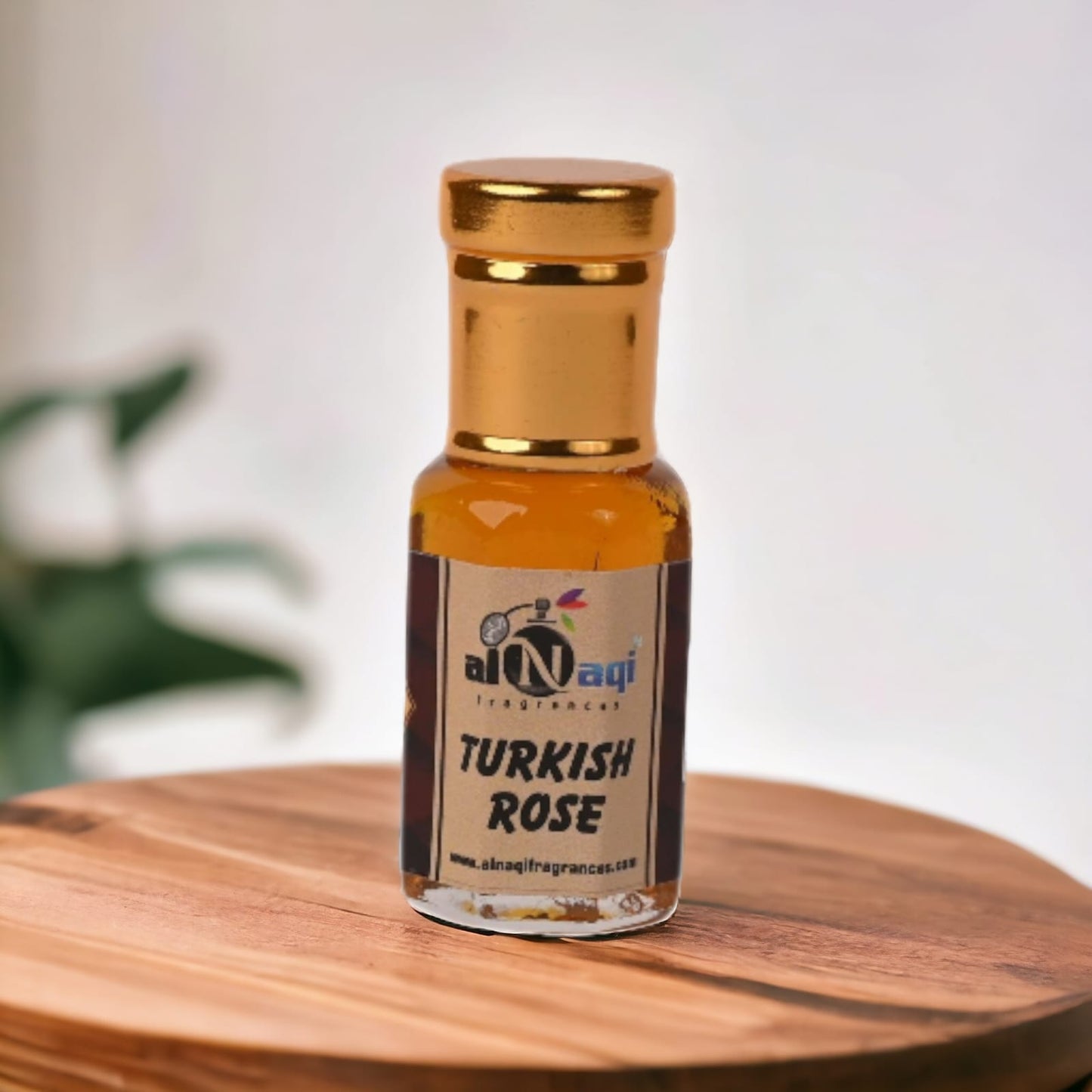 Rich floral notes in beautifully designed perfume bottle