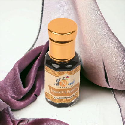 Richly colored attar with a hint of musk and amber