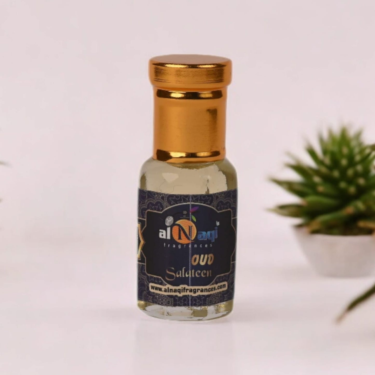 High-End Attar Perfume for Men, Featuring a Blend of Woody and Spicy Scents