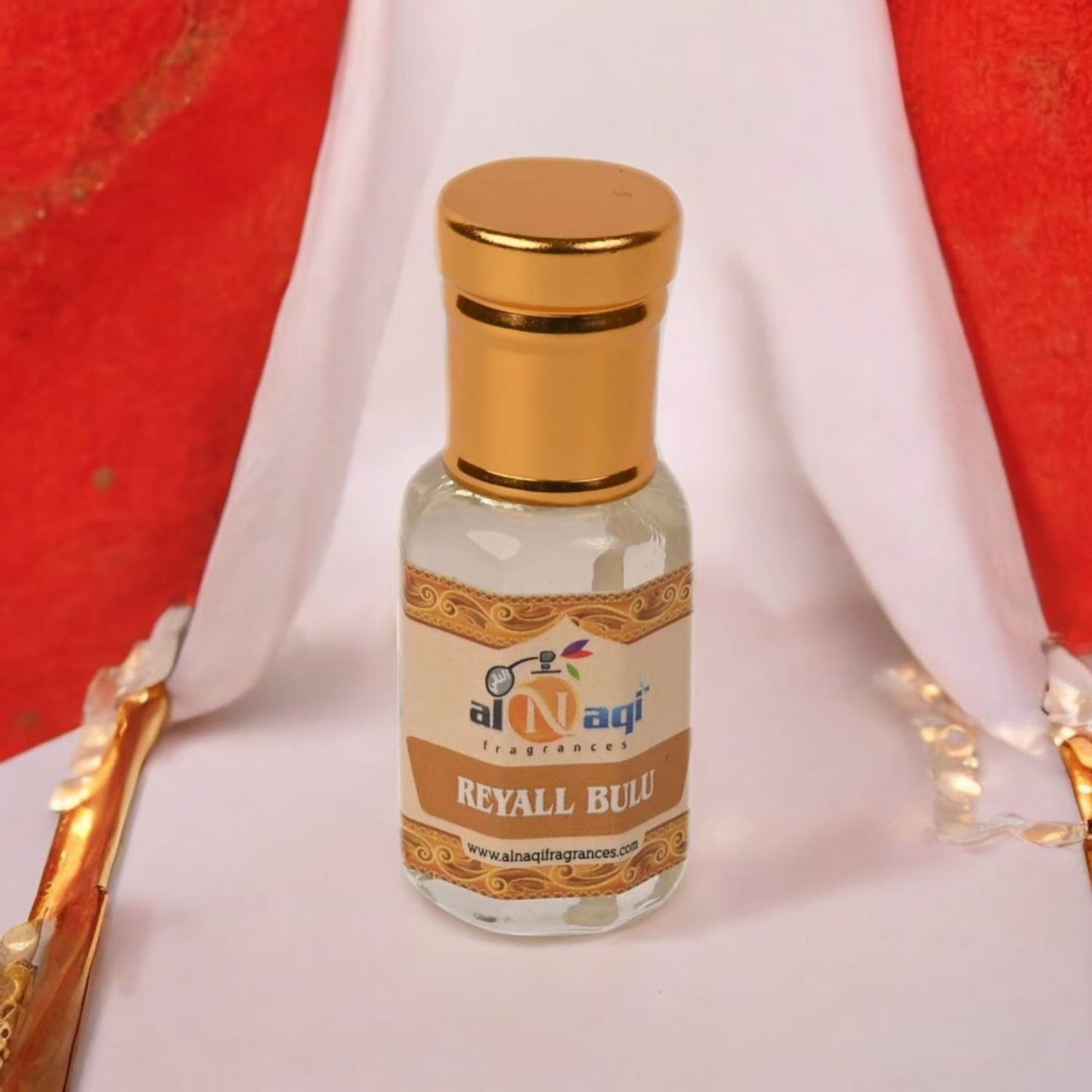 Exquisite attar with a refined design and rich, golden color
