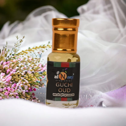 Designer scent with a blend of resins and woods